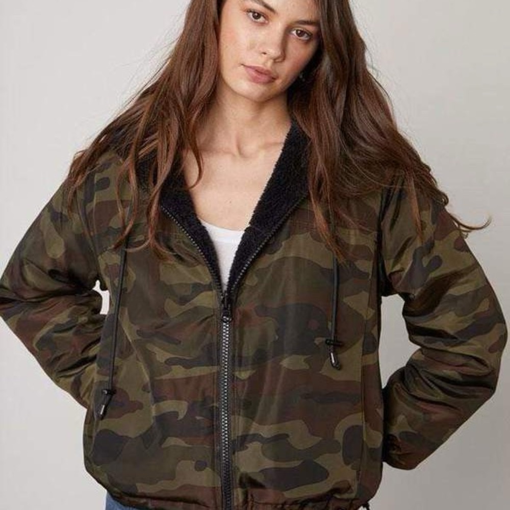 Velvet Audree Reversible Camo Sherpa Jacket Size XS